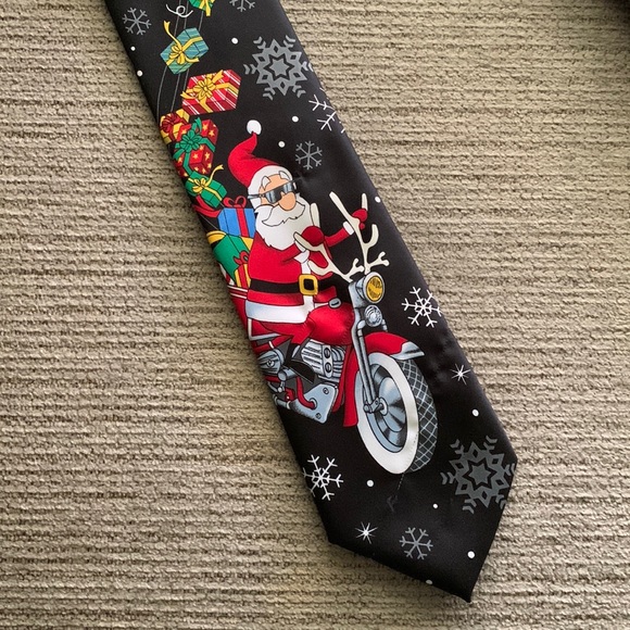 Santa necktie - Picture 4 of 5